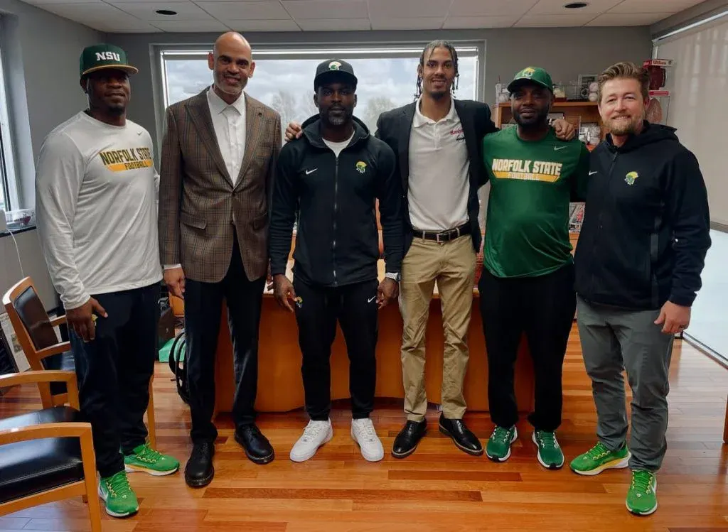 NSU Football players