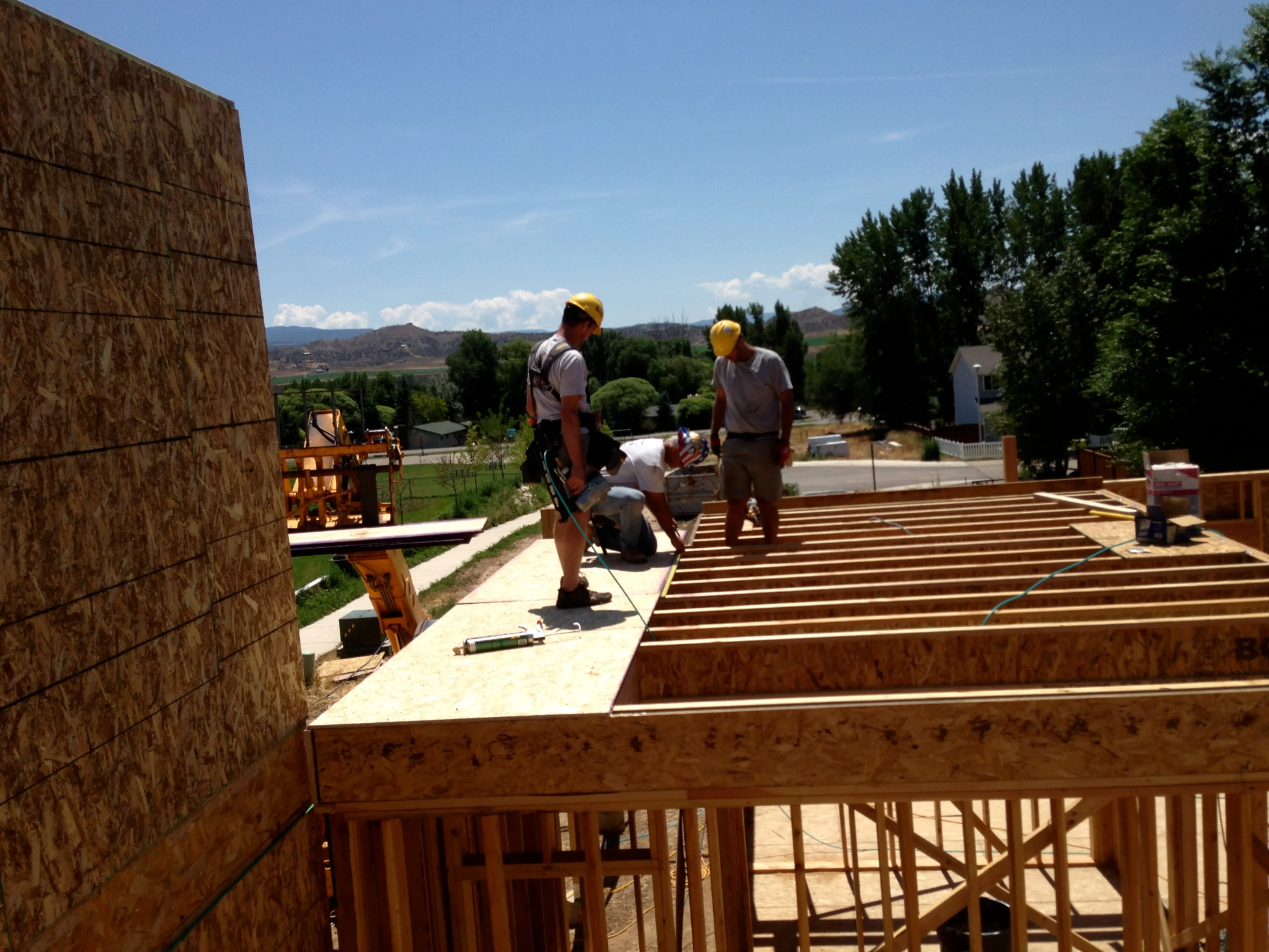 habitiat for humanity volunteers 2