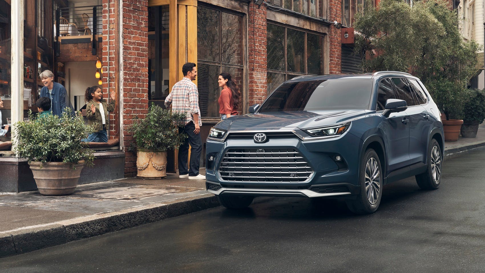 Toyota Dealer near Shrewsbury MA