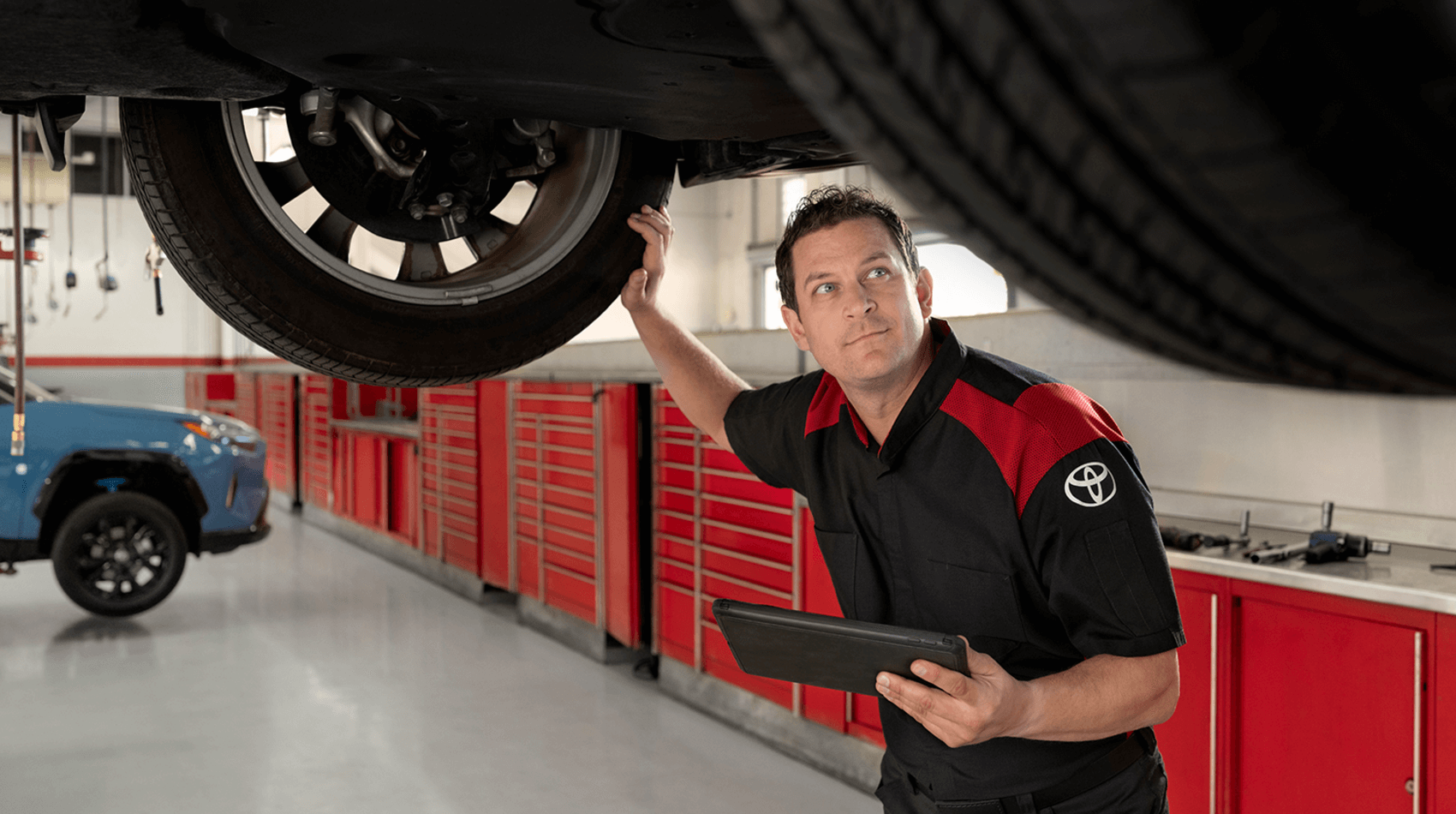 Lynch Toyota Service Benefits Lifestyle Feature