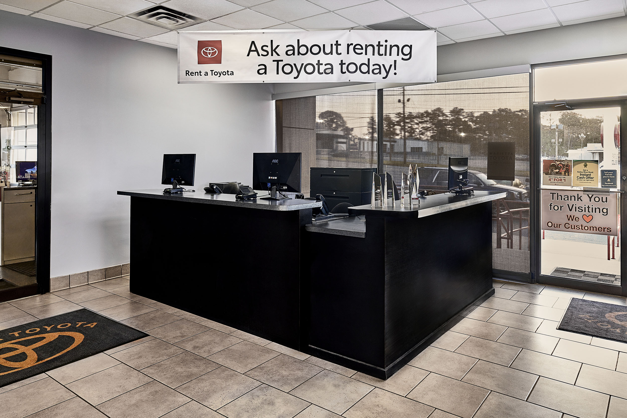 Service Center Rent A Toyota Desk thumbnail