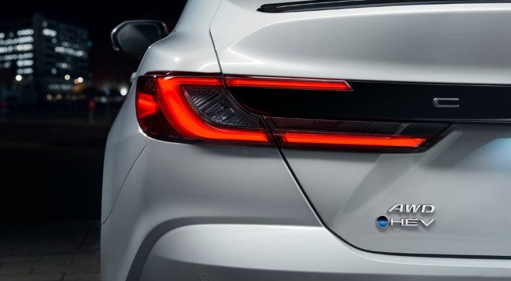 Driver side taillight on a silver 2025 Toyota Camry Hybrid XSE