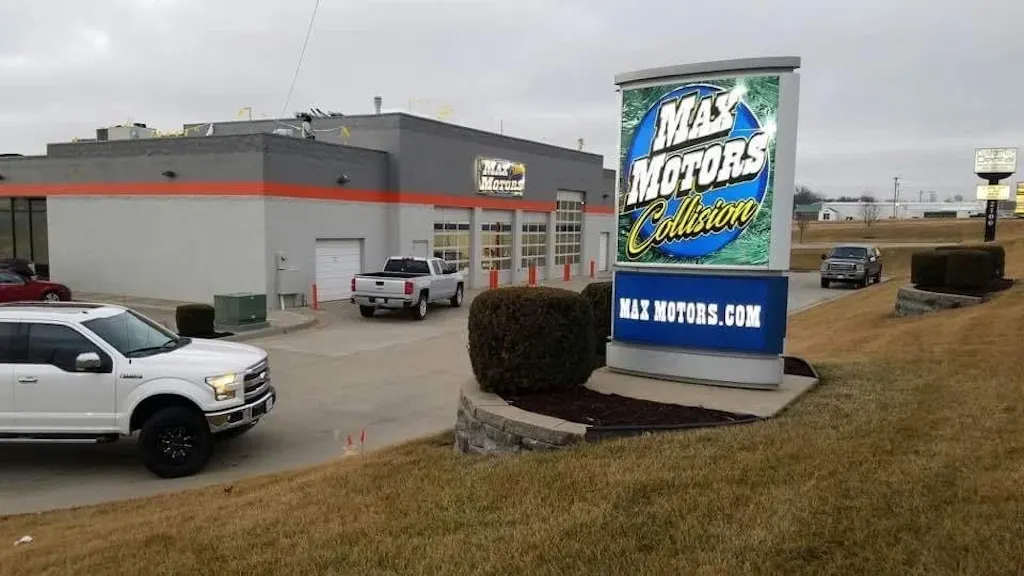 Max Collision Center
