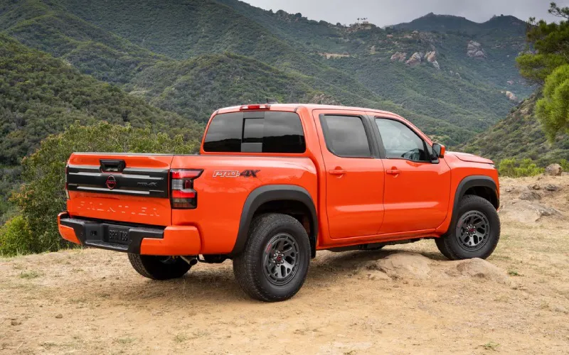 2026NissanFrontier-exterior-02