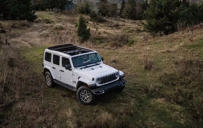 Jeep Wrangler ready for an off-road adventure in North Carolina