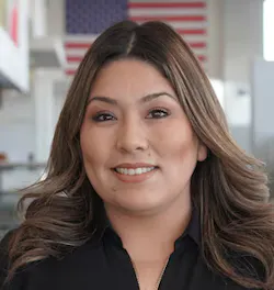 Ariana Mendoza Photo