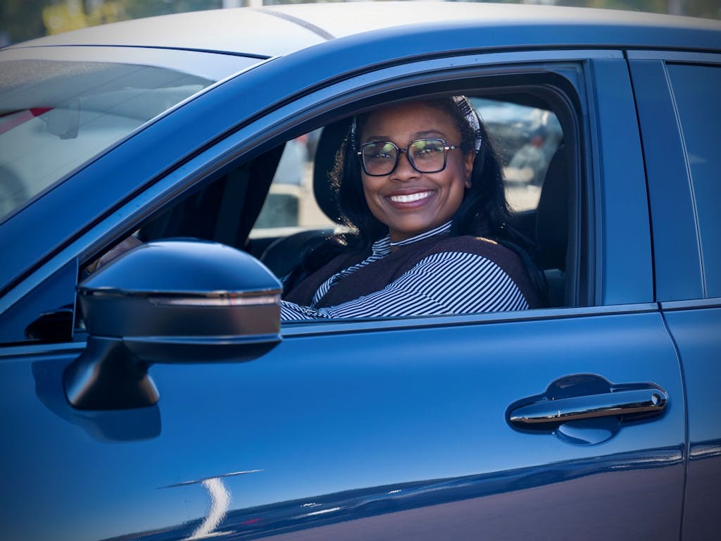 Customer in Car at PTH (large photo)