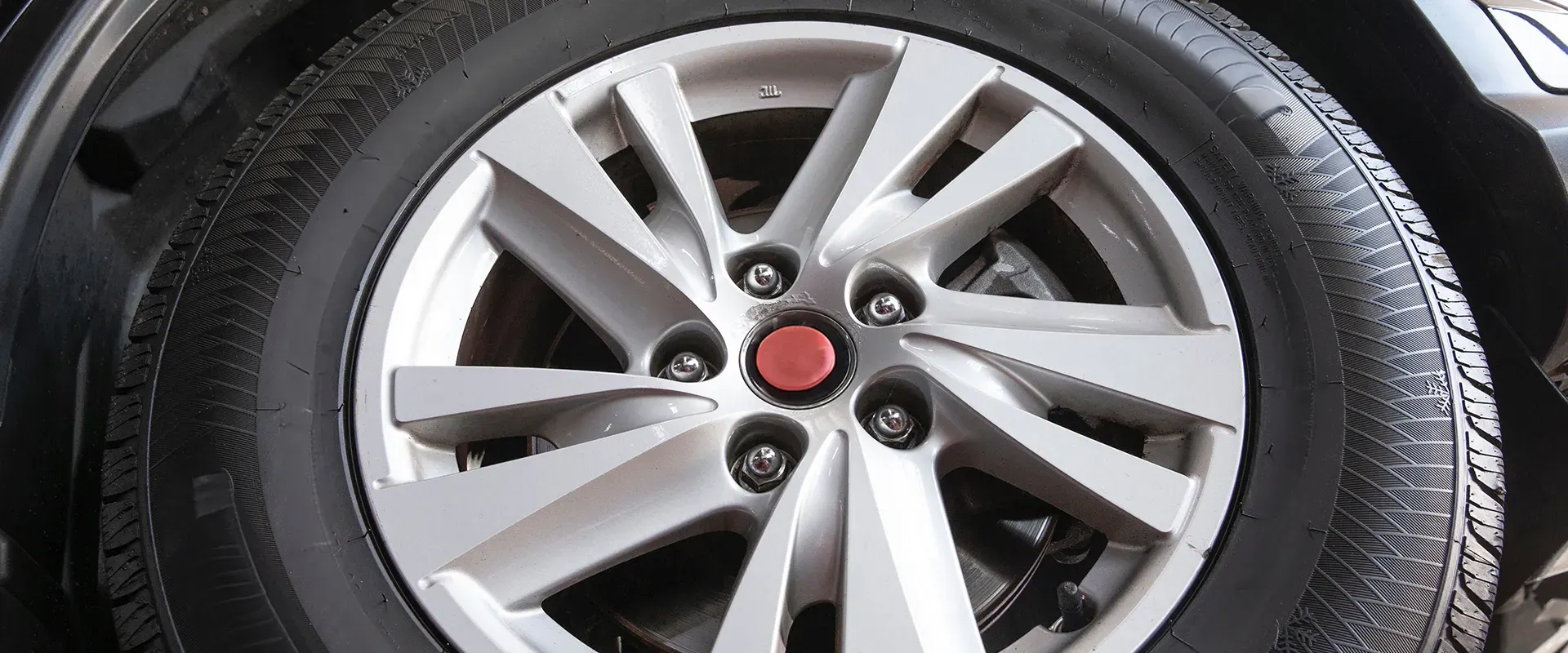 Diesel truck lift and leveling kit installation