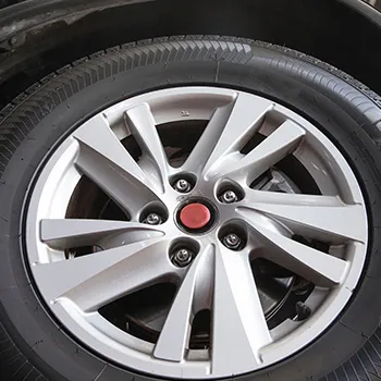 Lift kits and leveling kits wheel close-up