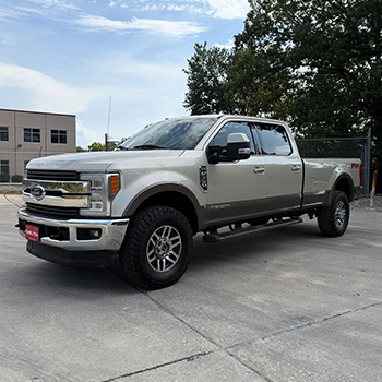Light-duty diesel repair truck
