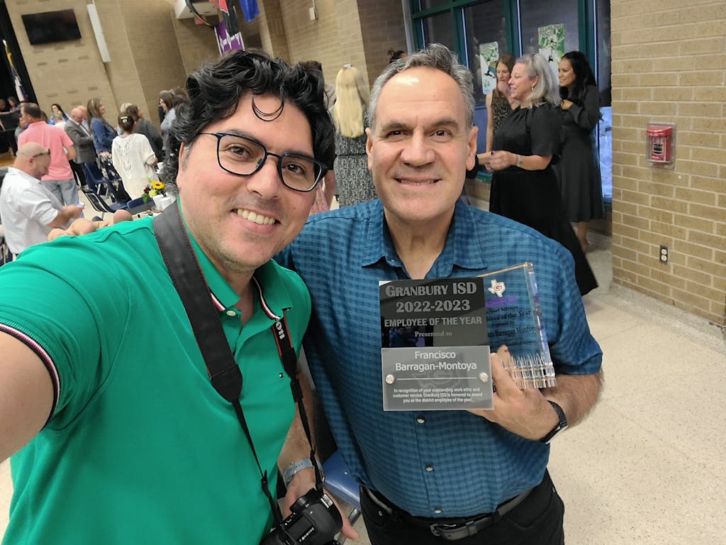 app_images_2Fresizable_2F20230511-1_d265ecde_1686590986354 teacher of year award