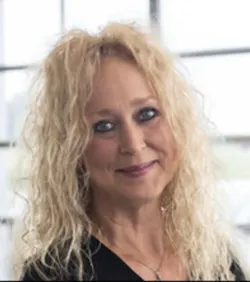 Lesley Stewart Photo