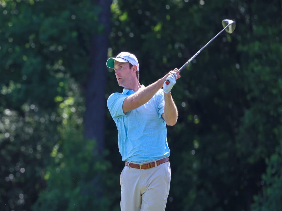 golfer in blue