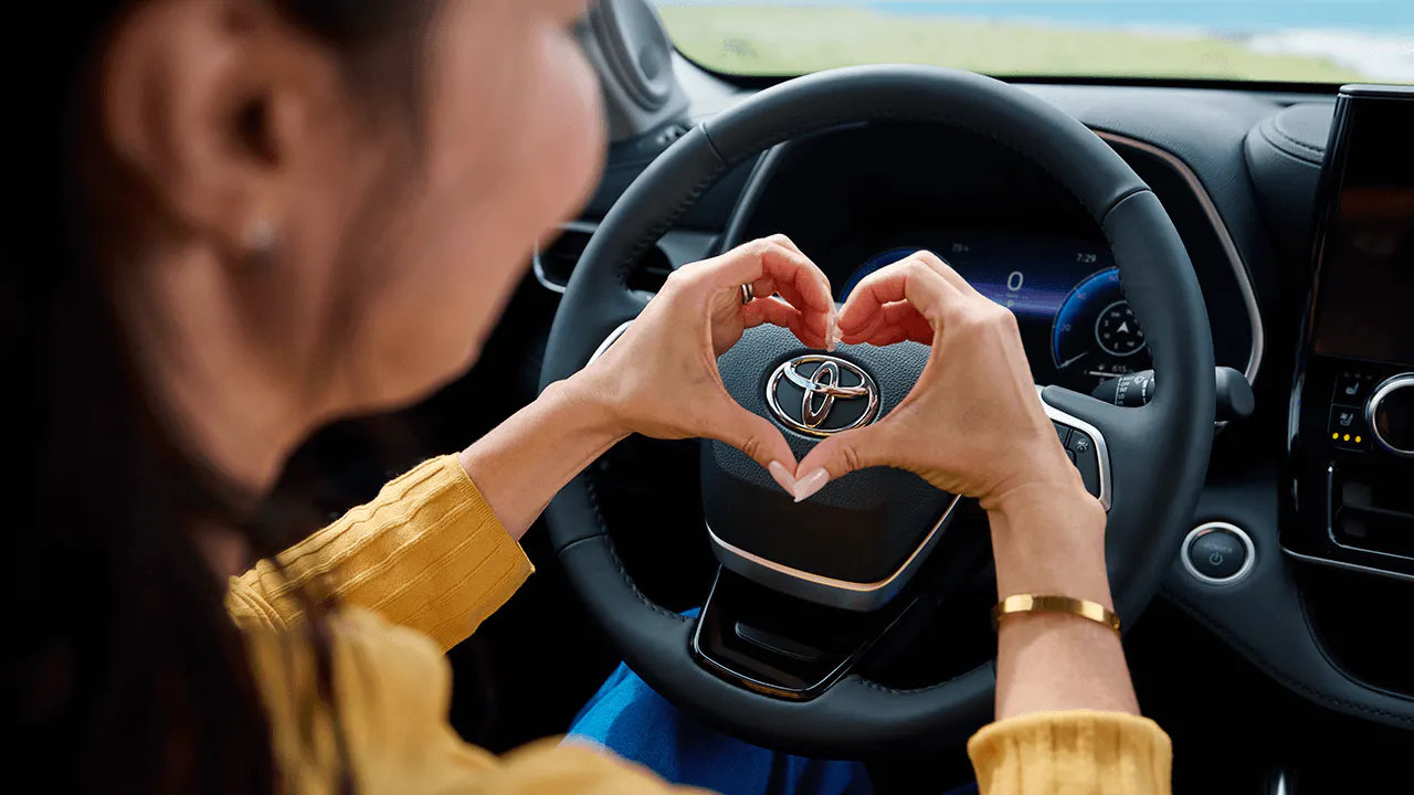 toyota-heart-steeringwhell