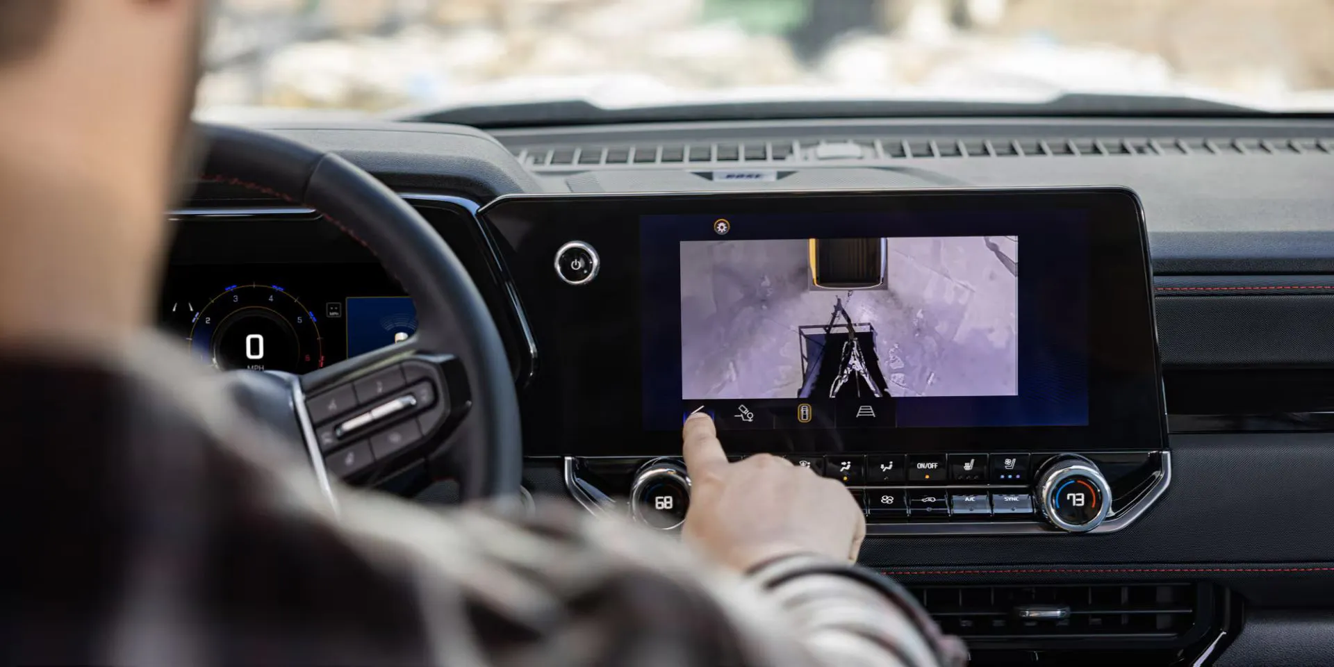 2025-colorado-technology-04 The front display in the colorado.