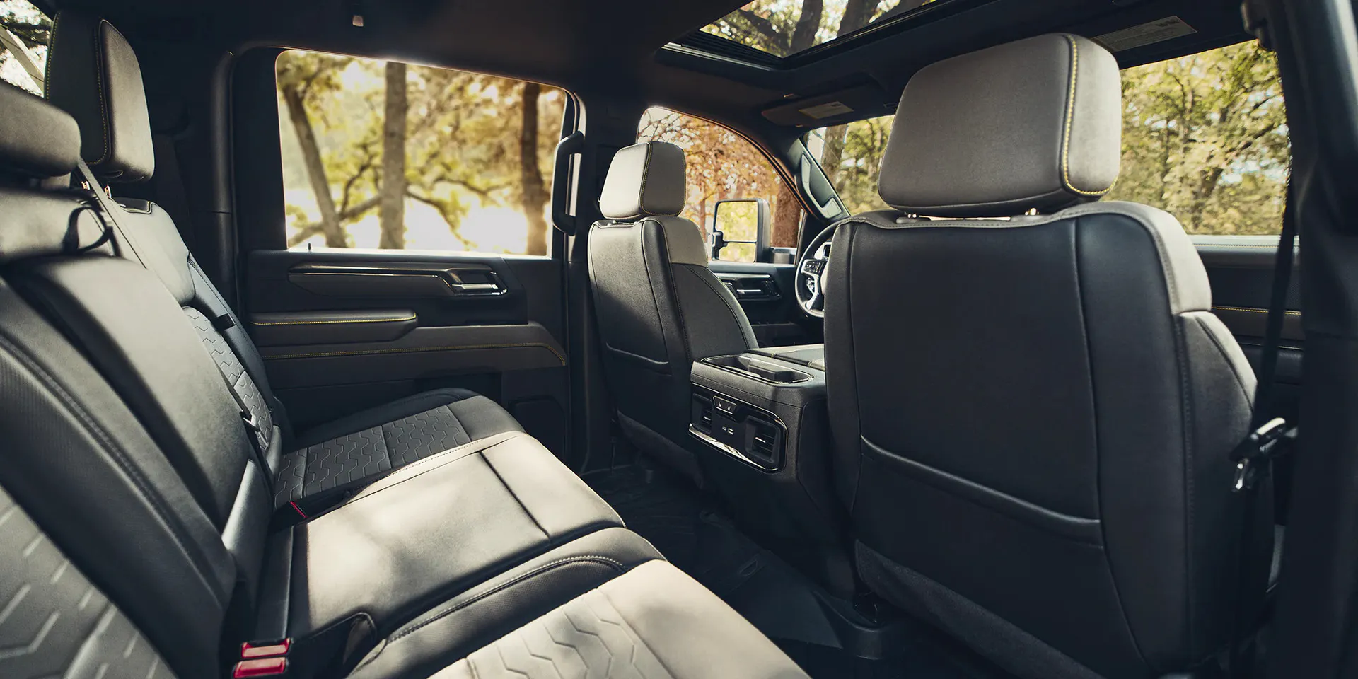 27-silverado-hd-interior-gallery-01 Interior in the 2027 Silverado HD
