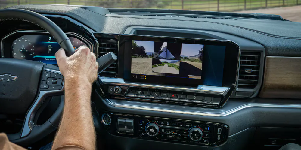 27-silverado-hd-towing-trailering-04 Safety and Driver ssistance features in the 2027 Silverado HD