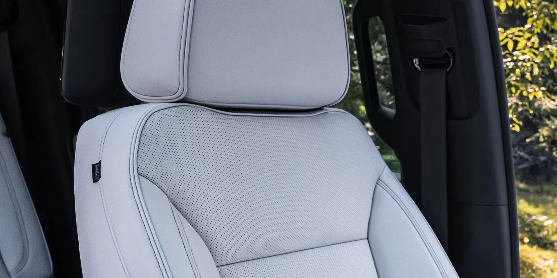gallery-int-preview-01-alt-v2 Interior in the 2027 Chevy Suburban