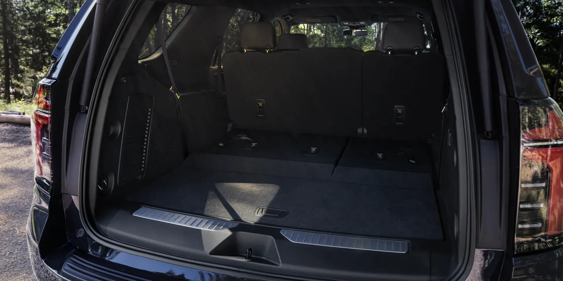 gallery-int-preview-06 Interior and cargo space in the 2027 Chevy Tahoe